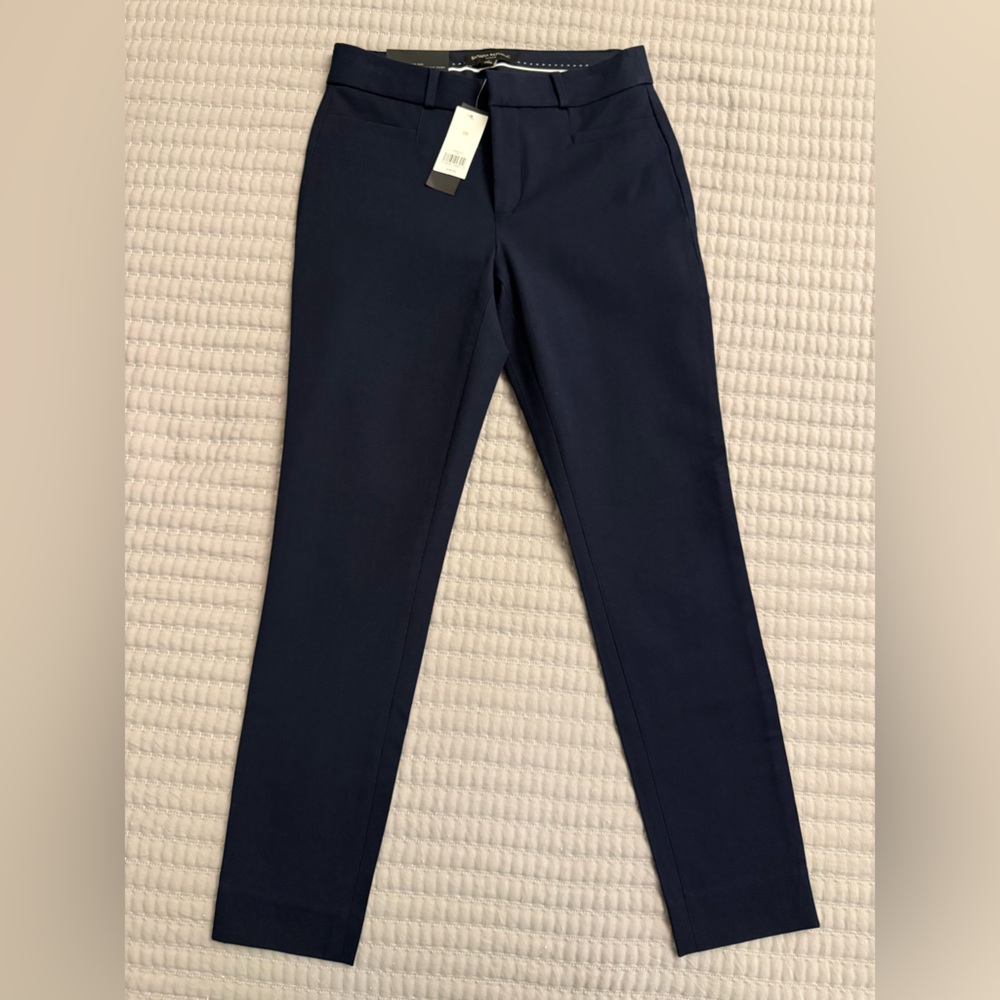 Banana Republic Sloan legging pants. Size 0. Navy. Brand new with tags